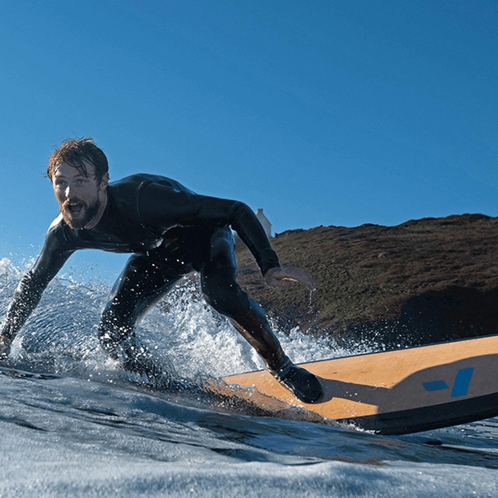 Tahe-metero-Surfboard-action